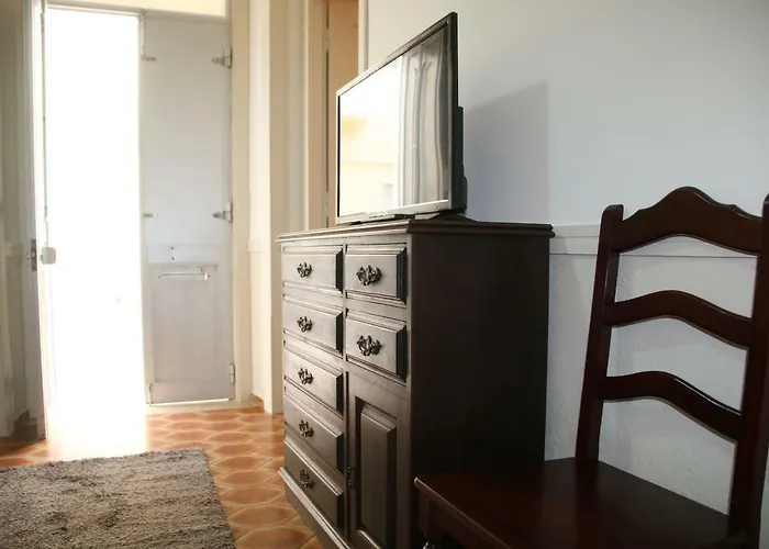 Salvador House Ii *