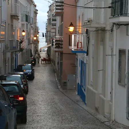 Salvador House Ii